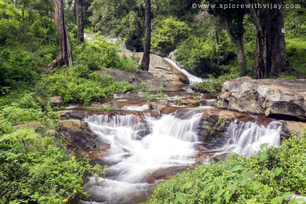 Water_body_en_route_Munnar