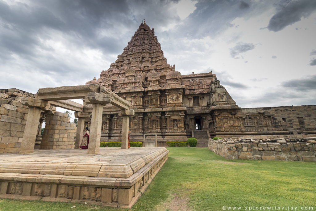 Vimana_side_view_Nandi_Gangaikonda_Cholapuram